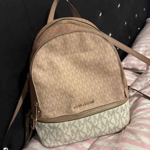 Micheal Kors book bag - Picture 1 of 2
